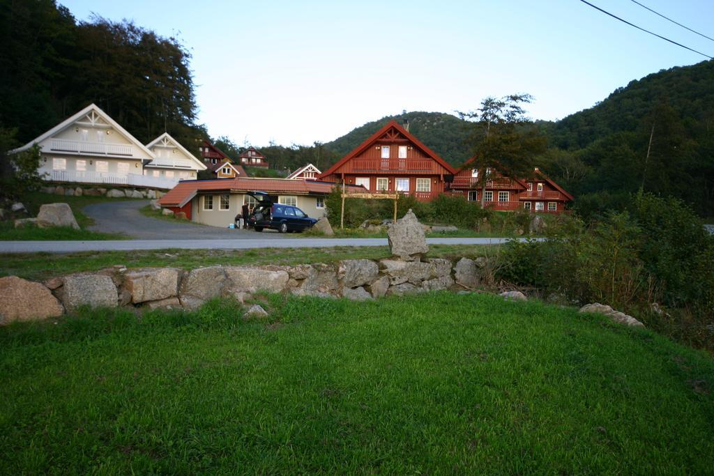 Bjornevag Ferie Hotel Farsund Exterior photo