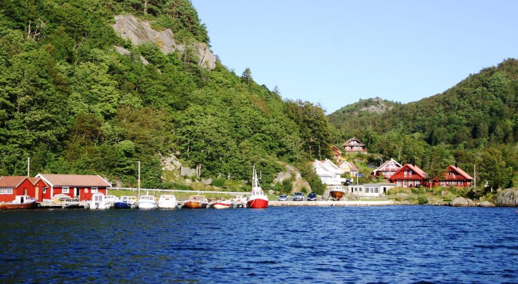 Bjornevag Ferie Hotel Farsund Exterior photo